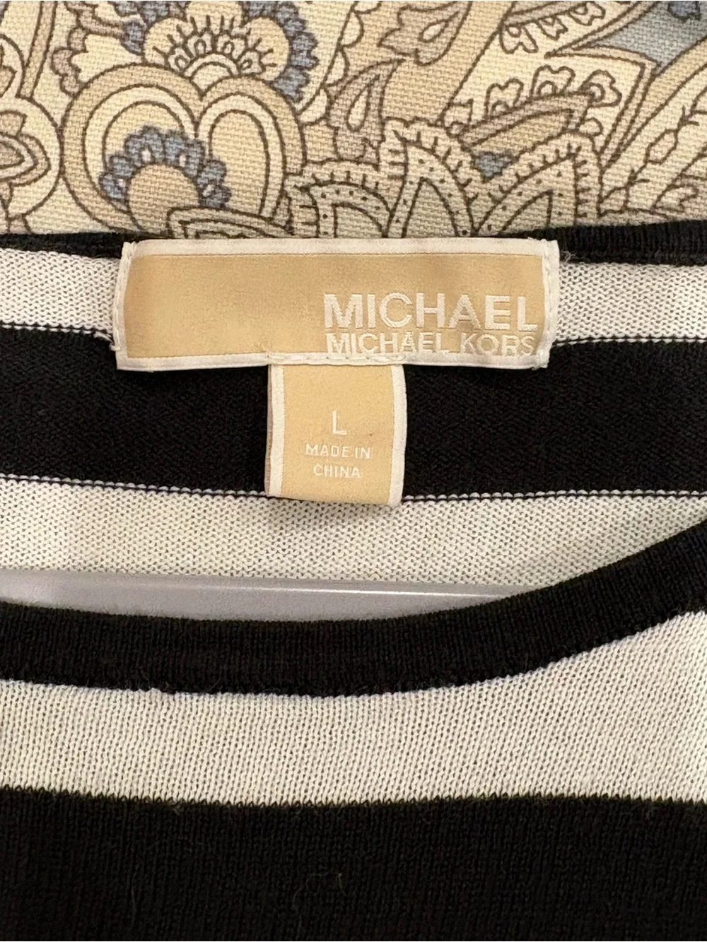 EUC Women’s MICHAEL KORS Black/White Stripe Gold Metal Accent Light Sweater (L)
